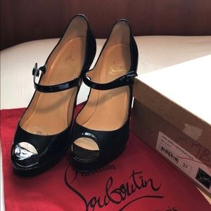 Christian Louboutin Iowa Zeppa Size 37